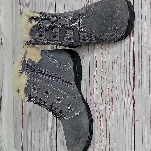 EARTH ORIGINS Women's Gray Suede Fur-Lined Ankle Boots Size 7 - Picture 4 of 7